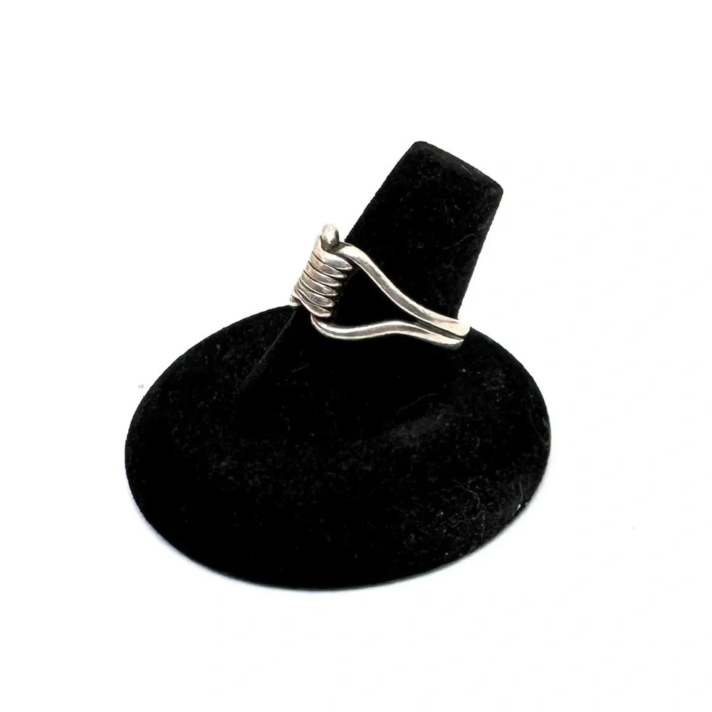 Sterling Silver Open Loop Knot Ring Size 7 1/2
